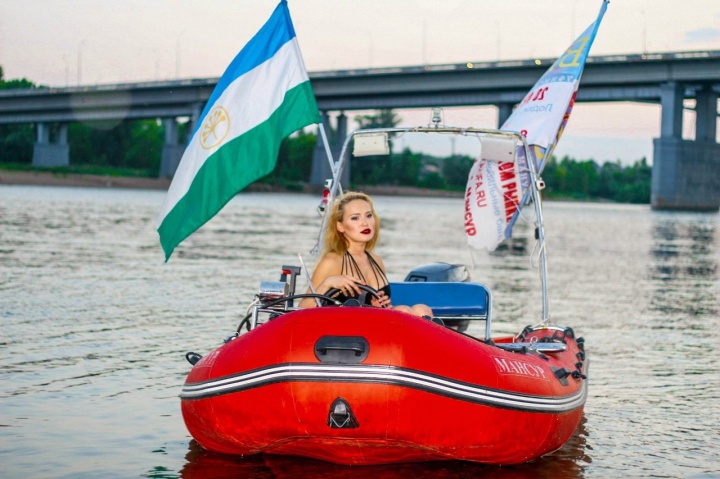 Фотосессия с лодкой "Мансур"